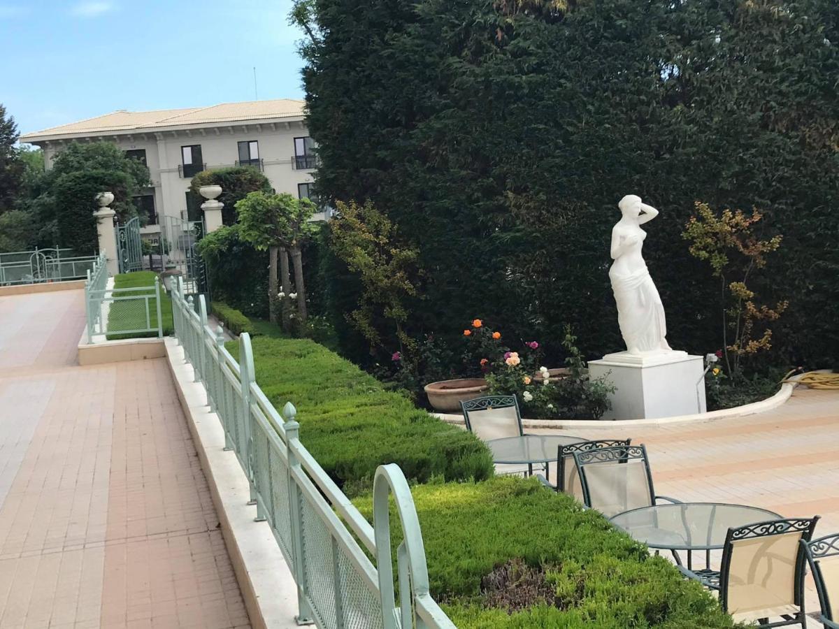 Apartcomplex Splendid Saints Constantine and Helena ภายนอก รูปภาพ